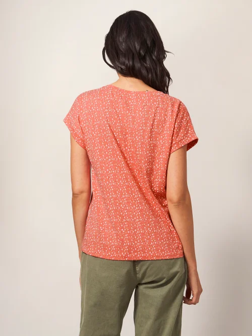 Nelly T-Shirt mit Keilausschnitt - Pinkfarbener Aufdruck - 38 Bild 4