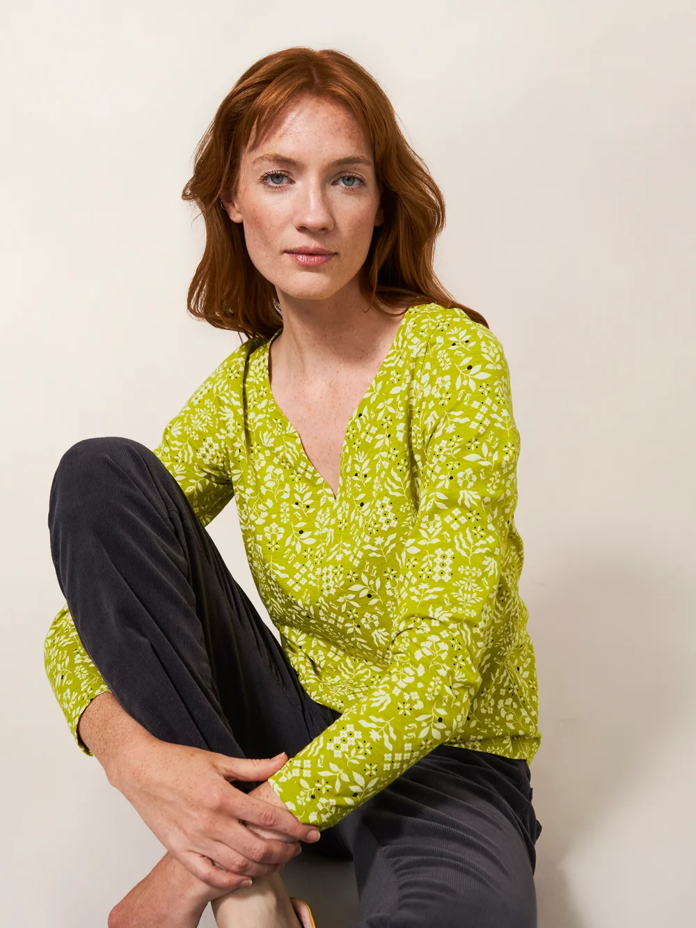Nelly Langarm-T-Shirt - Grüngelber Aufdruck - 34 Bild 1