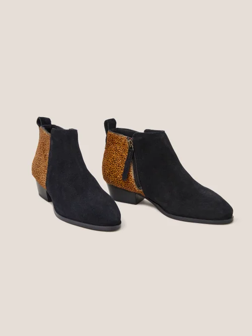 Weite Stiefeletten mit Wildleder und Ponyfelloptik - Schwarzer Aufdruck - 37 Bild 3