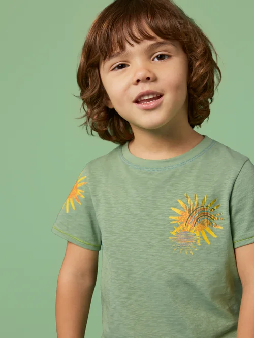 Sonniger Regenbogen Grafik-T-Shirt - Grüner Aufdruck - 3-4 Jahre Bild 3