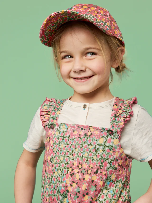Ava Kurze Latzhose mit Print