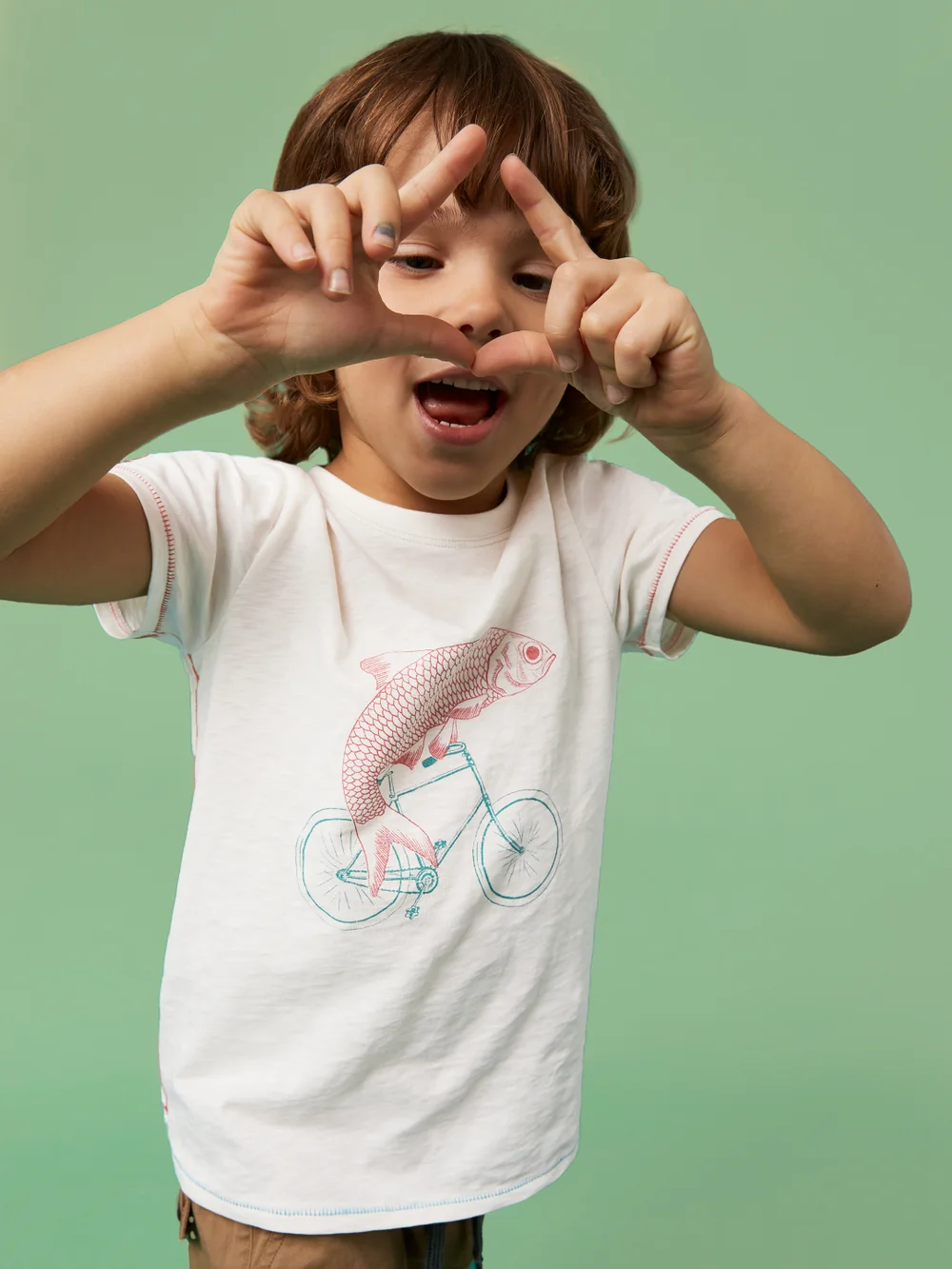 T-Shirt mit Fisch- und Fahrradmotiv - Weiß mit Print - 45019 Bild 1