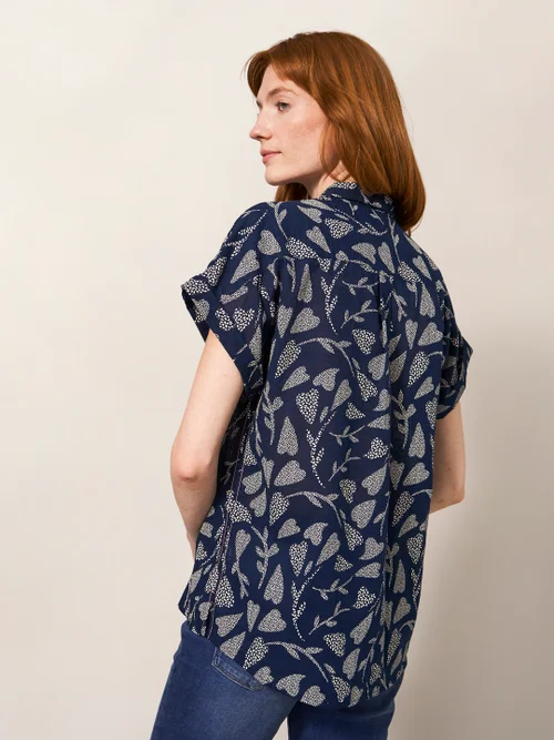 Ella Bluse aus Bio-Baumwolle - Marineblauer Aufdruck - 38 Bild 4