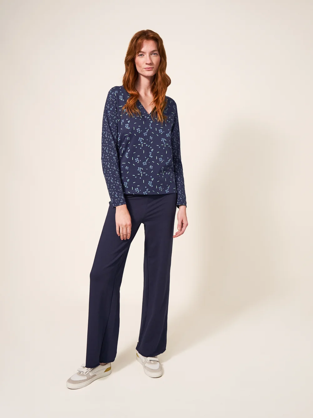 Nelly Langarm-T-Shirt - Marineblauer Aufdruck - 38 Bild 1