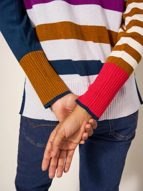 Olive Pullover mit Herzmotiv - Grau Mehrfarbig - 38 Bild 2