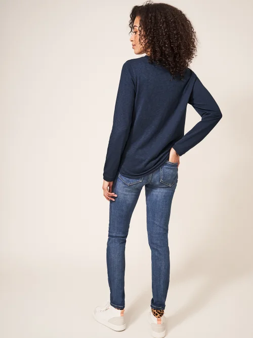 Cassie Langarmshirt mit Rundhalsausschnitt - Französisches Marineblau - 34 Bild 3