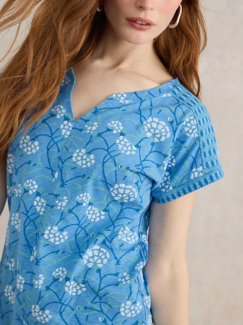 Nelly T-Shirt mit Keilausschnitt - Blue Pr - 38 Bild 3