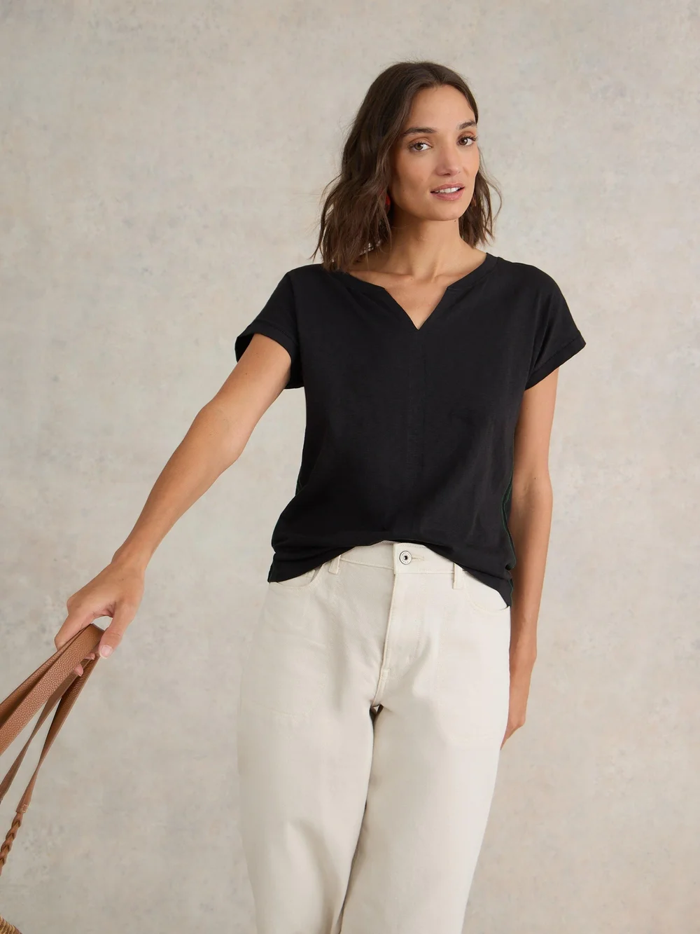 Nelly T-shirt mit Keilausschnitt - Pure Blk - 38/R Bild 1