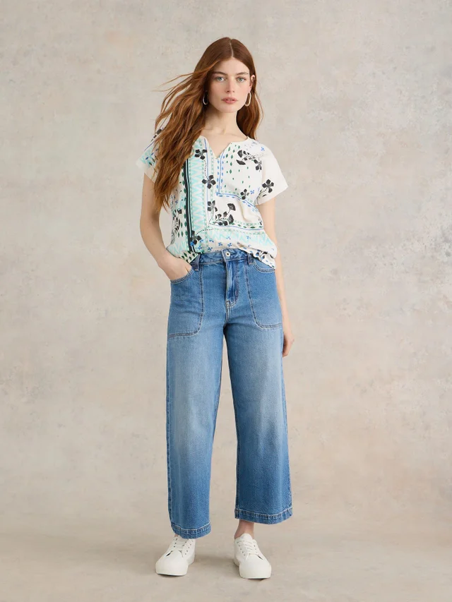 Nelly T-Shirt mit Keilausschnitt