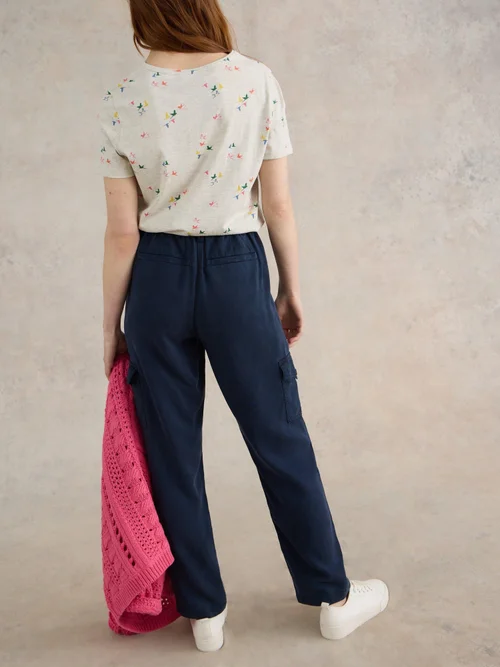 Arlo Cargohose aus TENCEL™ Lyocell - Dark Navy - 38/R Bild 4