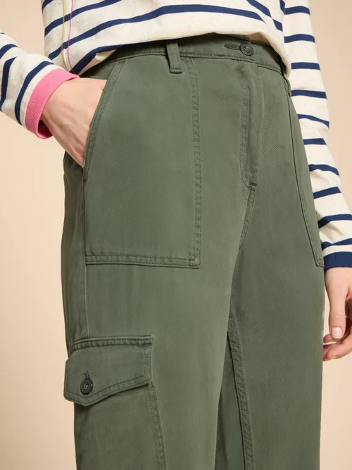 Arlo Cargohose aus TENCEL™ Lyocell - Mid Green - 38/R Bild 3
