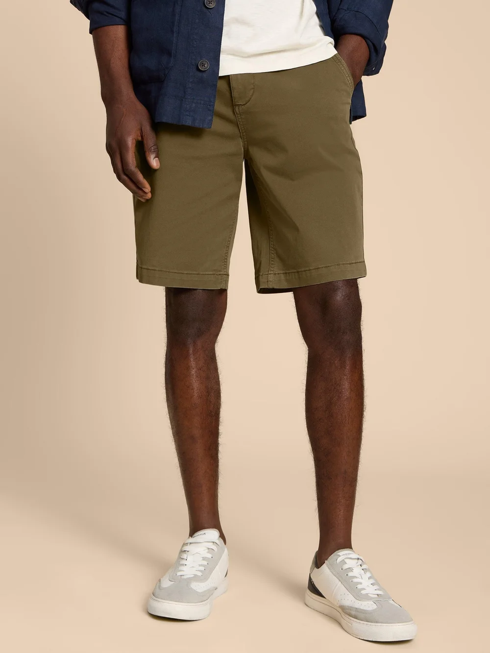 Chino-Shorts aus Bio-Baumwolle - Dk Green - 38/R Bild 1