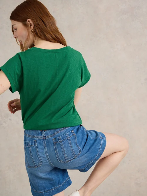 Nelly T-shirt mit Keilausschnitt - Mid Green - 52/R Bild 4