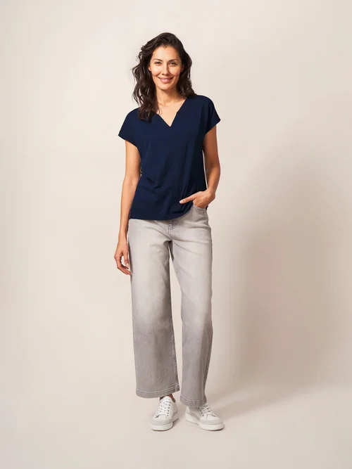 T-Shirt Nelly mit Keilausschnitt - Dark Navy - 52 Bild 2