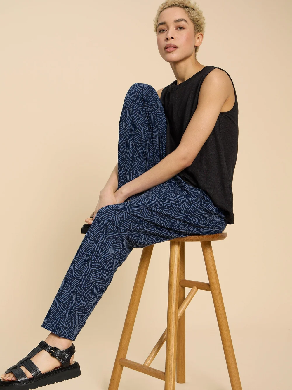 Maison LENZING™ ECOVERO™ Jerseyhose - Navy Pr - 52 Bild 1