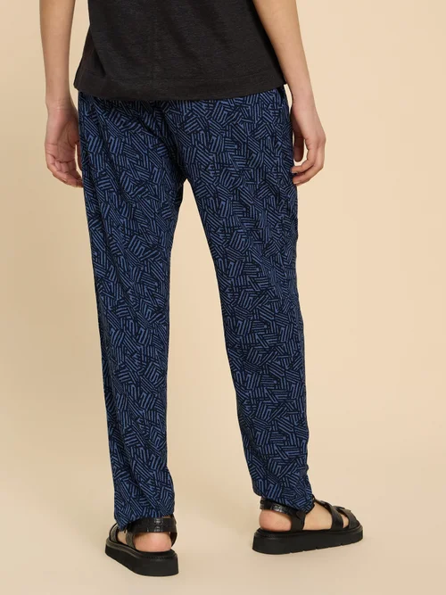 Maison LENZING™ ECOVERO™ Jerseyhose - Navy Pr - 52 Bild 4