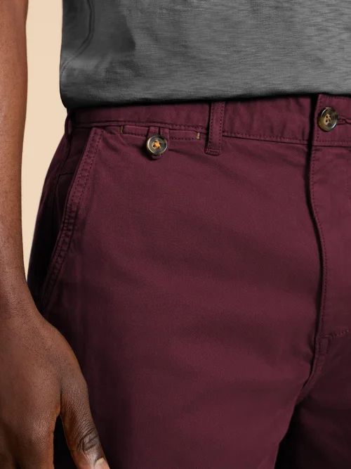Chino-Shorts aus Bio-Baumwolle - Dk Plum - 38/R Bild 2