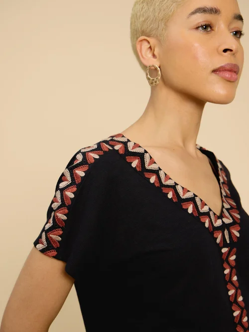 Neva Top mit Stickbordüre - Blk Mlt - 52 Bild 3