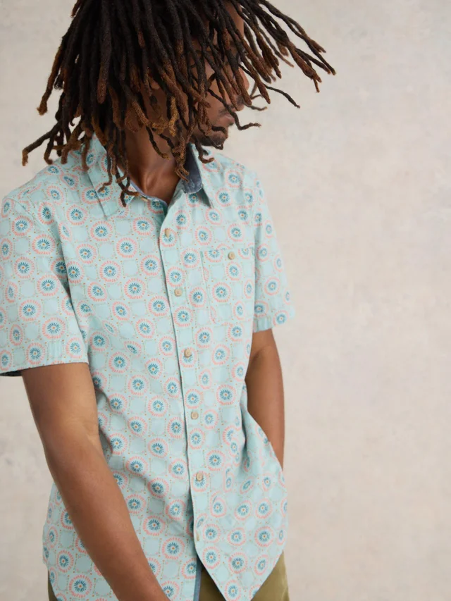 Kurzarmhemd mit Gänseblümchenprint