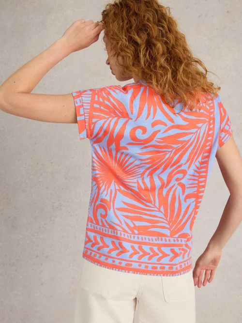 Nelly T-shirt mit Keilausschnitt - Coral Pr - 52 Bild 4