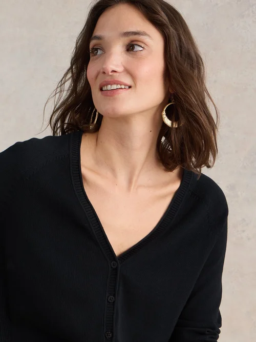 Strickjacke Luna mit V-Ausschnitt - Pure Blk - 52 Bild 3