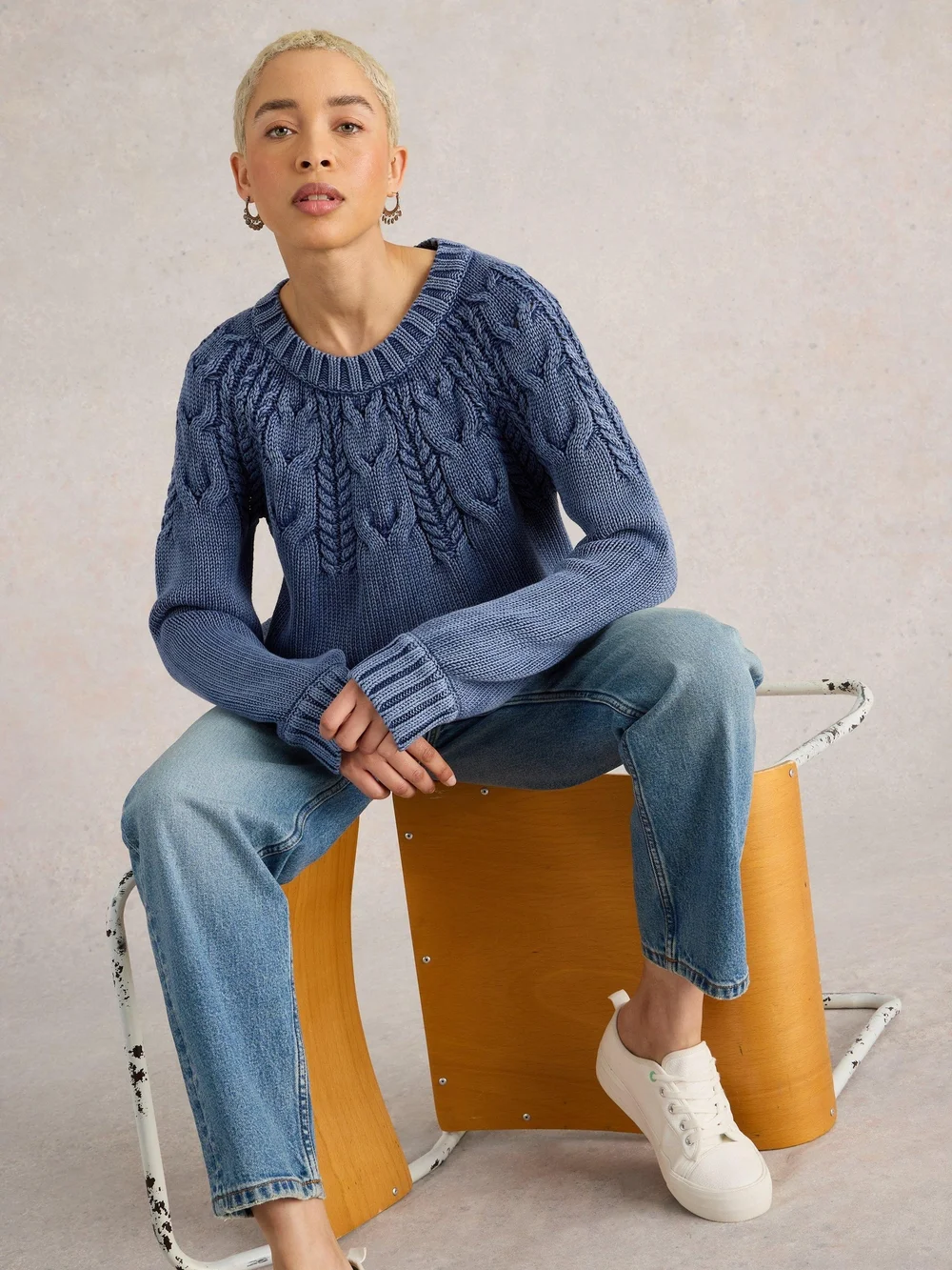 Pullover mit Zopfstrickmuster - Indigo Ble - 52 Bild 1
