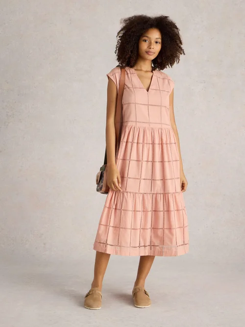 Kleid Fleur mit Lochstickkaro - Dus Pink - 52 Bild 2