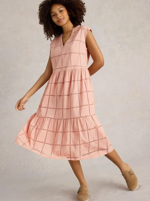 Kleid Fleur mit Lochstickkaro - Dus Pink - 52 Bild 1