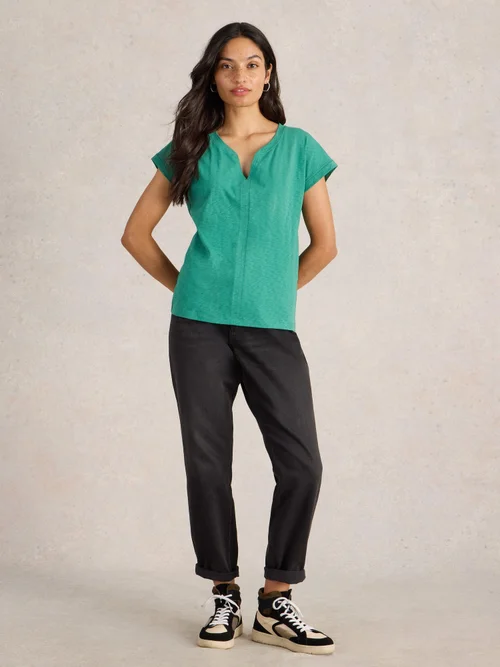 T-Shirt Nelly mit Keilausschnitt - Dus Green - 52 Bild 2