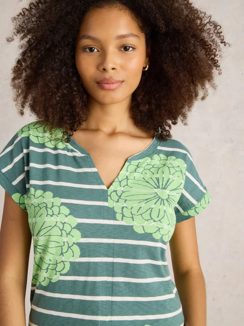 T-Shirt Nelly mit Keilausschnitt - Green Mlt - 34 Bild 3