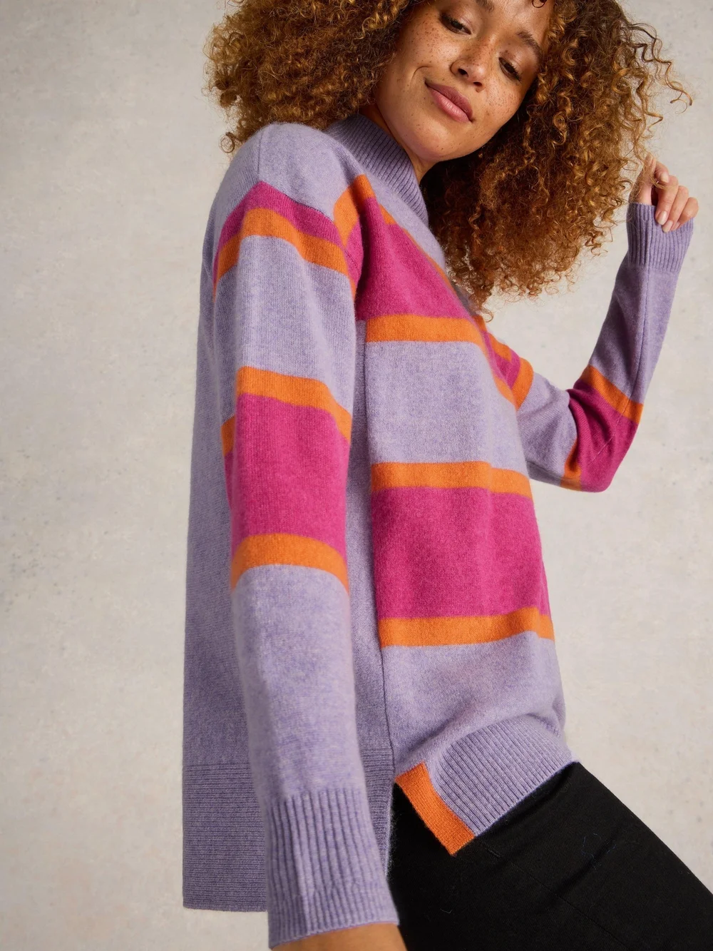 Gestreifter Kaschmirpullover Holly mit Stehkragen - Purple Mlt - 52 Bild 1