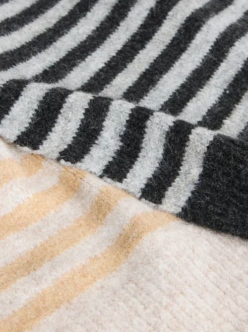 Gestreifter Strickschal Bild 2