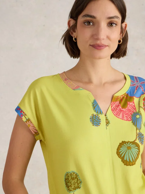 T-Shirt Nelly mit Keilausschnitt - Yellow Pr - 52 Bild 3