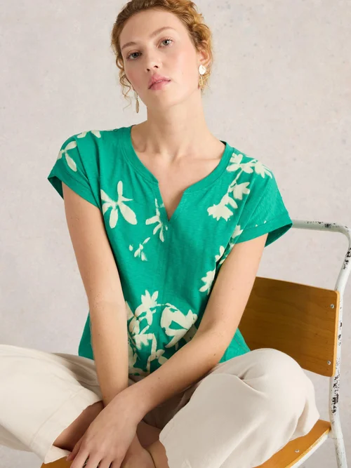 T-Shirt Nelly mit Keilausschnitt - Green Mlt - 52 Bild 1