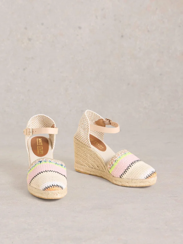 Espadrilles mit Häkelmuster