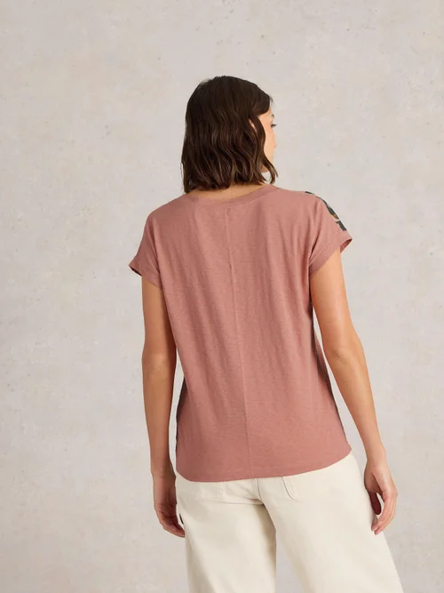 T-Shirt Nelly mit Keilausschnitt - Pink Pr - 52 Bild 4