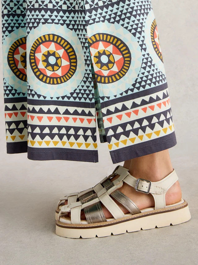 Riemensandalen mit Profilsohle