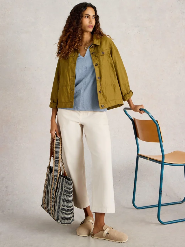 T-Shirt Nelly mit Keilausschnitt