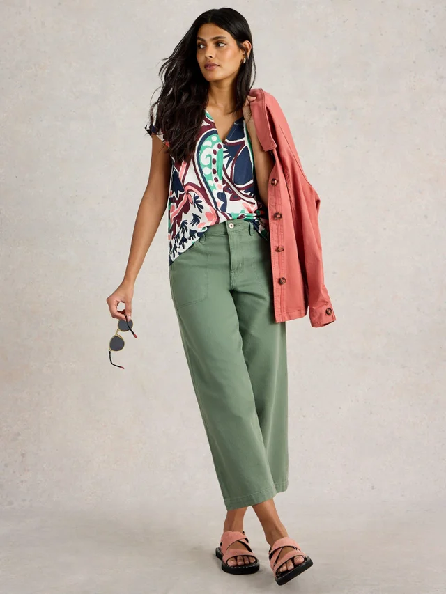 T-Shirt Nelly mit Keilausschnitt