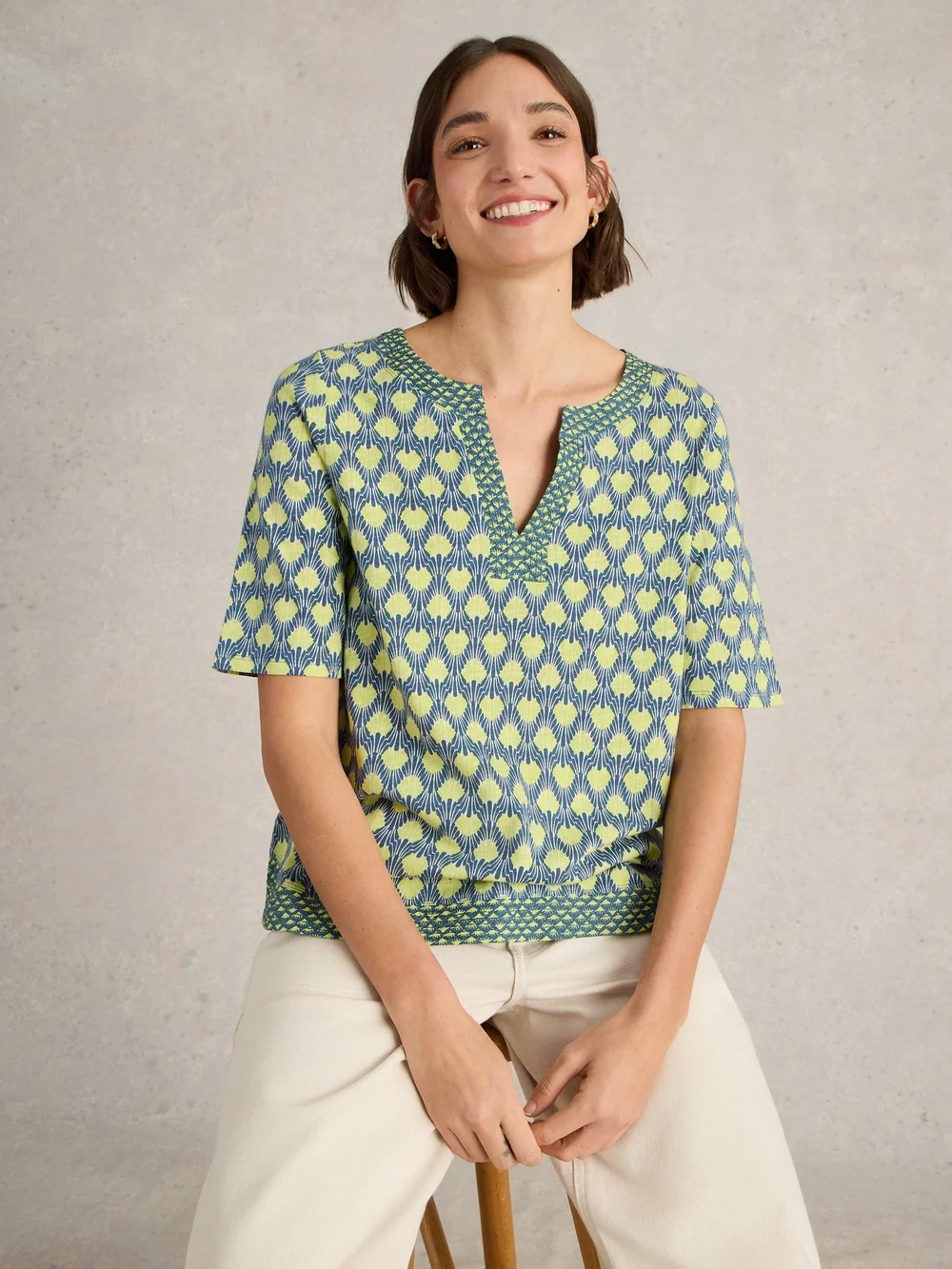 T-Shirt Weaver mit Keilausschnitt - Navy Pr - 46 Bild 1