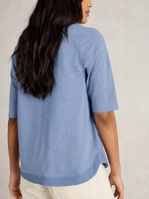 T-Shirt Weaver mit Keilausschnitt - Mid Blue - 48 Bild 4