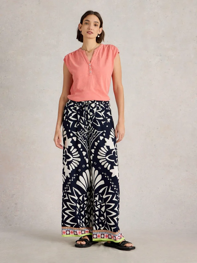 Hose Farah mit weitem Bein