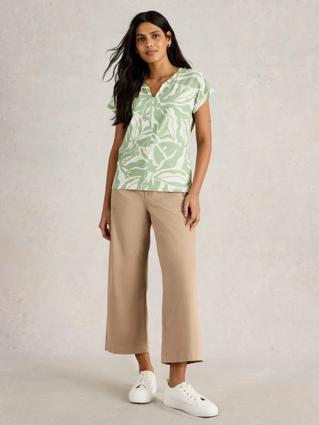 T-Shirt Nelly mit Keilausschnitt