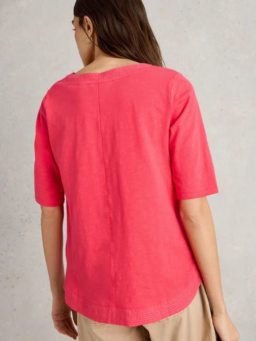 T-Shirt Weaver mit Keilausschnitt - Brt Pink - 52 Bild 4