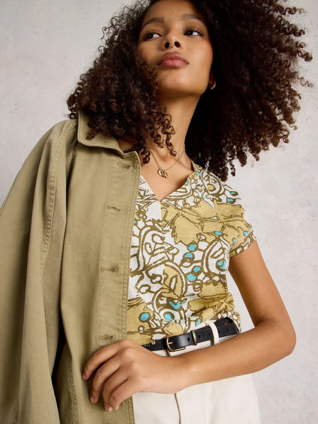 T-Shirt Nelly mit Keilausschnitt