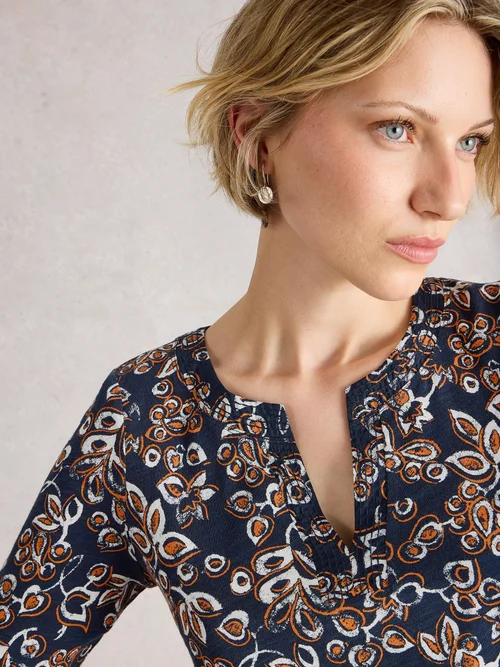 T-Shirt Weaver mit Keilausschnitt - Navy Pr - 48 Bild 3