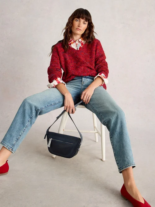 Pullover mit V-Ausschnitt - Mid Red - 52 Bild 1