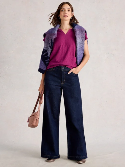 T-Shirt Nelly mit Keilausschnitt - Dk Plum - 52 Bild 2