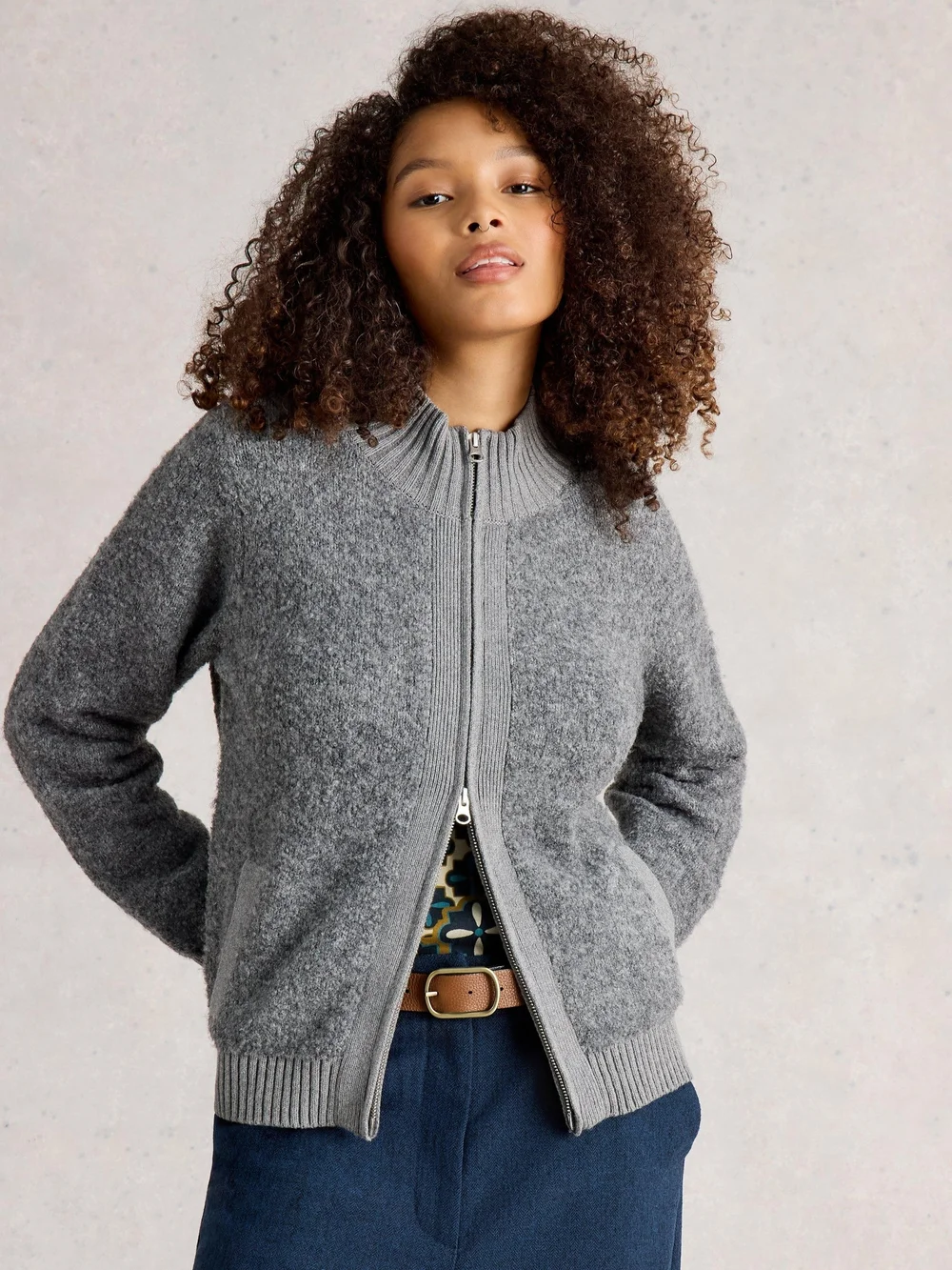 Bouclé Strickjacke Bobby mit Zip - Mid Grey - 42 Bild 1