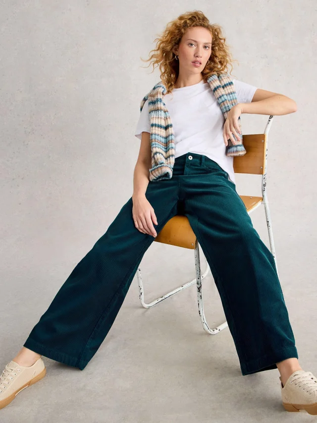 Kordhose Ayla mit weitem Bein